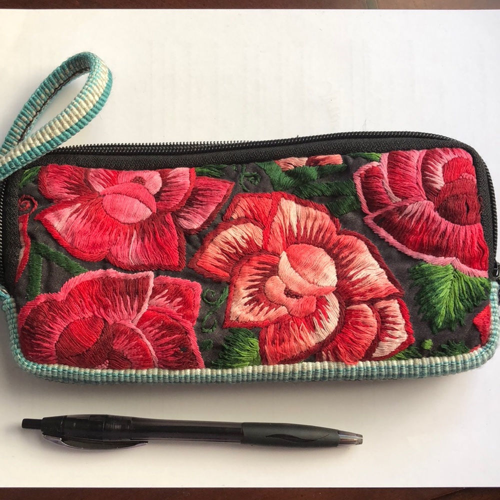 Zunil hupil Guatemalan wristlet wallet - Picture 5 of 8